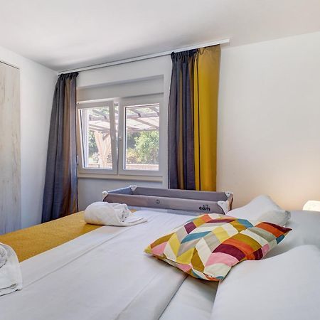Providenca Accommodation Mali Lošinj Buitenkant foto